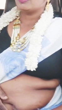 Indian Bhabi Car Sex. Beautiful Saree Housewife Try to Fucking with Stepson Car Drive.telugu Dirty Talks.