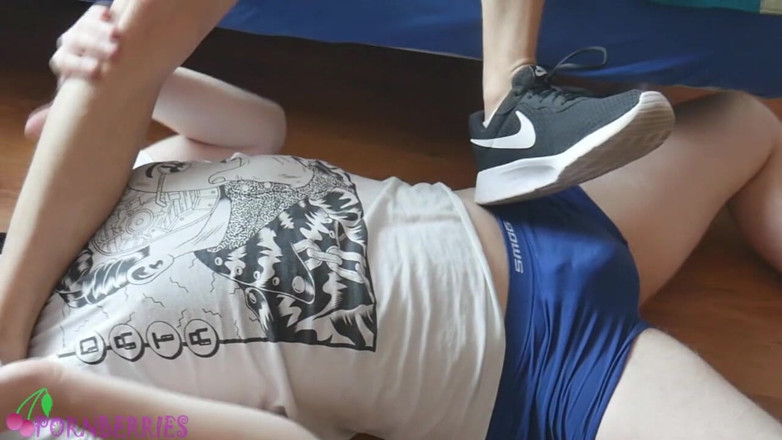Ethan Alex: Intensa sega con i piedi sudato da sneaker twink