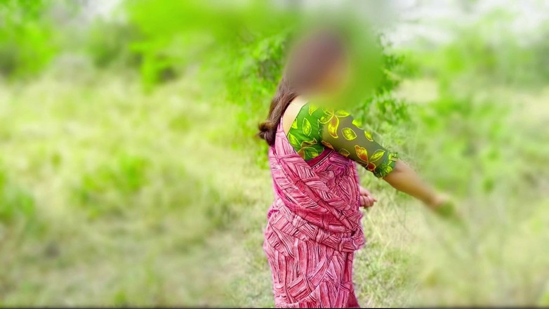 Your_aisha: Bhabhi desi kampung India Padosi berkongkek di dalam hutan, mengongkek...