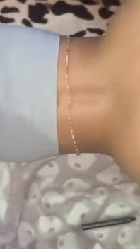 Soția sexy infidelă își dă din nou curul pentru o pulă neagră