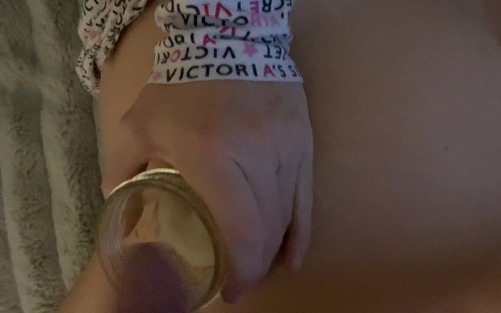 Farmers Wifey: Grundbesitzerin auf der couch meines ehemanns für miete gefickt, spermasammlung