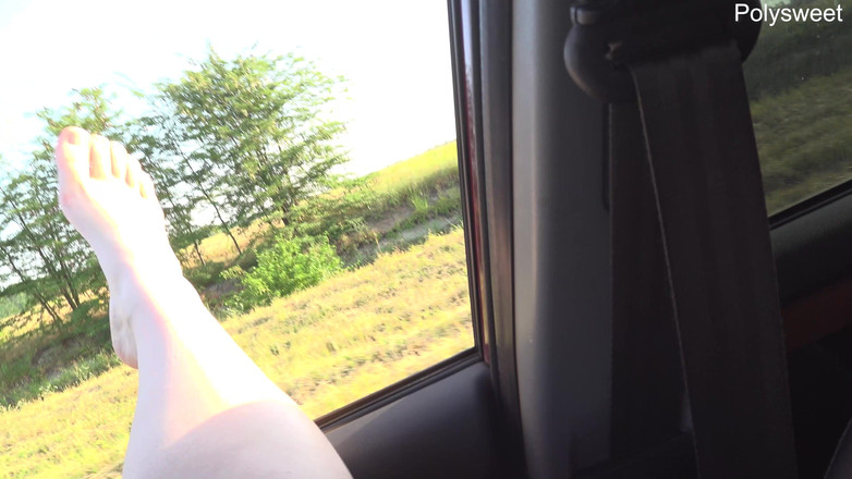 Polly Sweet: Âm hộ loay hoay trong xe - ngực, chân, ở nơi công...