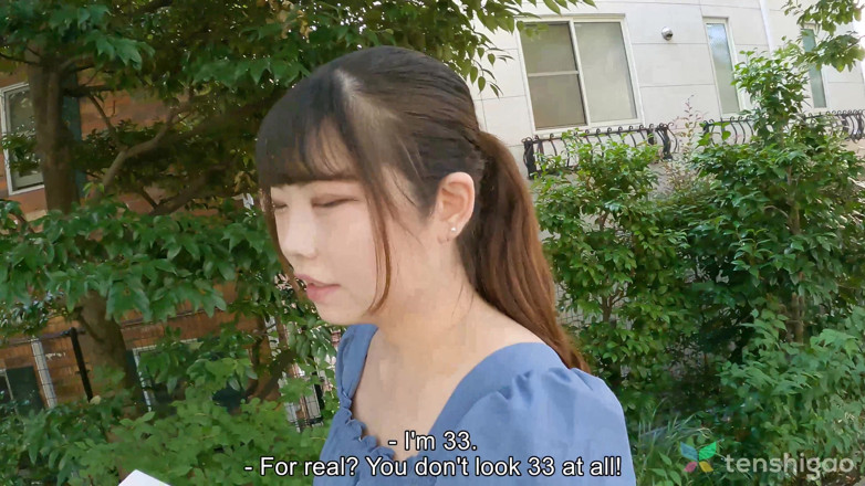 Tenshigao: 알몸으로 섹스하기 위해 우리에게 오는 일본 주부 Asami Wakana
