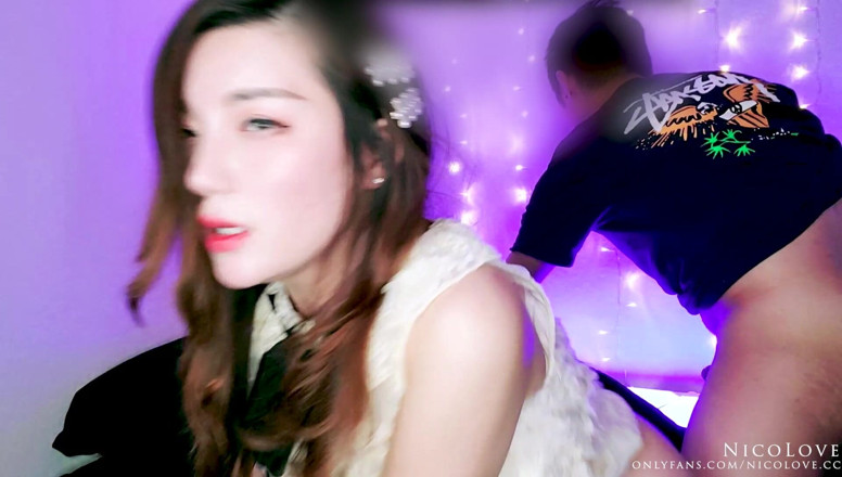 NicoLove: Asiática fumegante Nico Love esqueceu de desligar sua câmera
