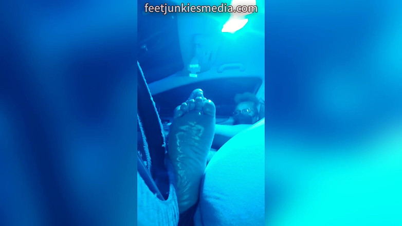 Foot Patrol: Ice Blues hell, feetrubbing Lulusex BBW sohlen