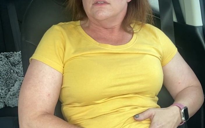 Ms Amanda: Když se převlékáte v autě v práci