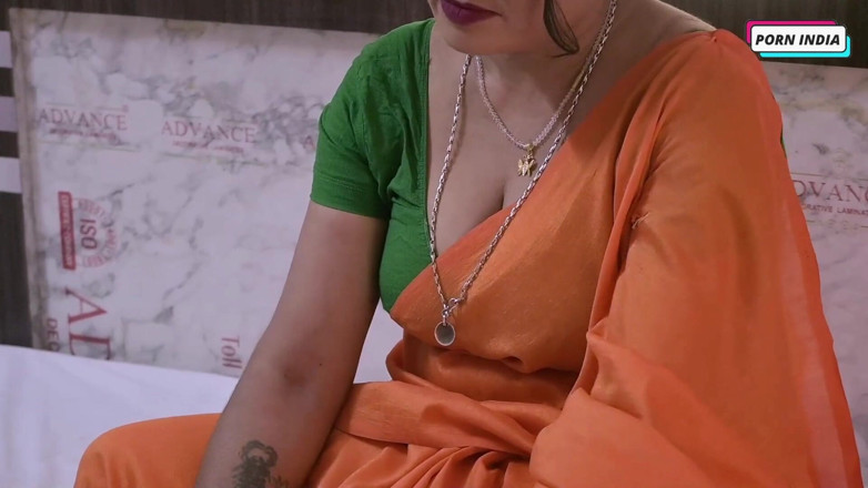 Porn India Studio: Quente linda professora em sexo romântico com estudante