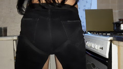 Lesbian-illusion: Ibu tiriku pecah perawan dan aku suka banget