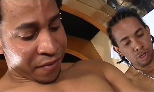 Bareback TV: Pesta seks kumpulan gay yang menakjubkan