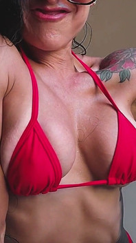 Tentación Muscular Bronceada Por El Sol