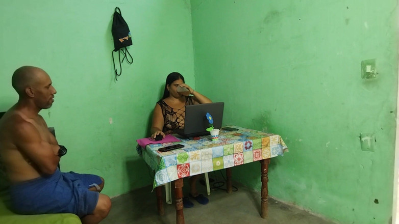 Adribella69: 我们一个人的时候和我继妹的大屁股粗暴性爱。与快乐结局