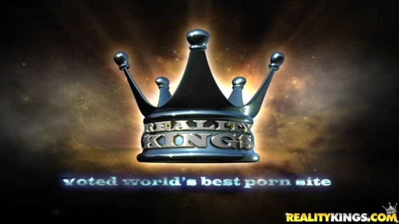 Euro Sex Parties: Євро секс-вечірки - блондинка Бланш Саммер і Феліція роблять камшот на обличчя та кінчають на цицьки на євро секс-вечірці