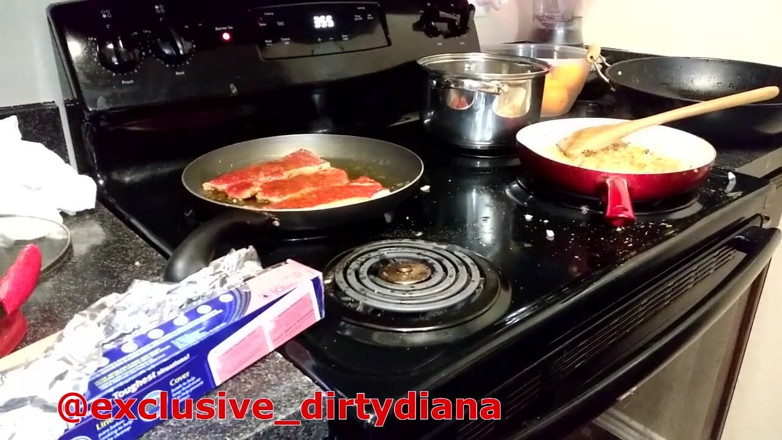 Dirty Diana Fetishes: Diana kotor mempunyai fetish memasak