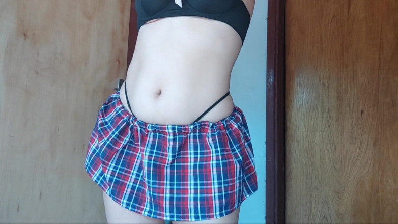 Sashasweet: Une Jeune Bombasse Sexy De 18 Ans