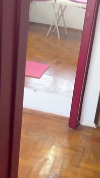 Camila Vegas Curățenie întreruptă - Surpriză pe față și fund (complet)