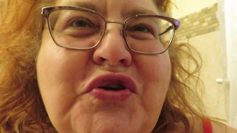 BBW nurse Vicki adventures with friends: Posiadam cię niewolnikiem mojego języka