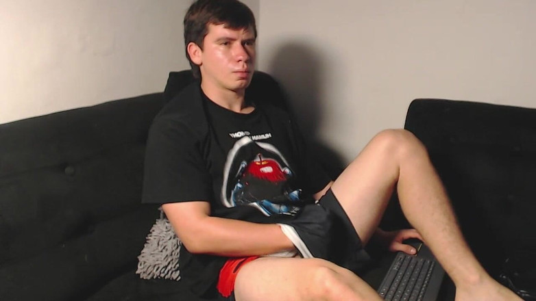 Icyhot707: 스트레이트는 쇼에서 누군가를 위해 옷을 입고 옷을 벗는 것입니다