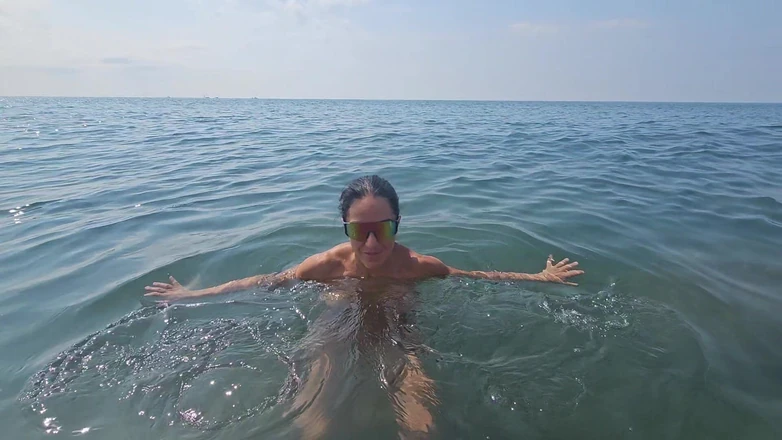 Ferrero anal experience: Chat by the Sea Between and Passers-by