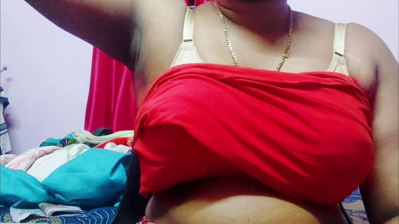 Desi Mohini: Hintli kadın mohini teyze ile seks yapıyor