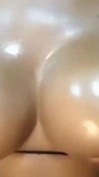 Big Booty Ebony Menunggang Dildo pada Cam