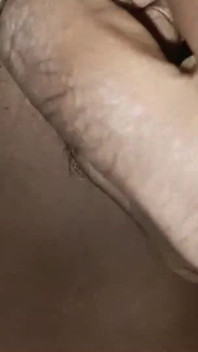 Švagr si hraje s mými prsy