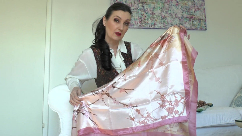 Lady Victoria Valente: Saten eşarp sürtüğüm için günlük görev, lady victoria valente