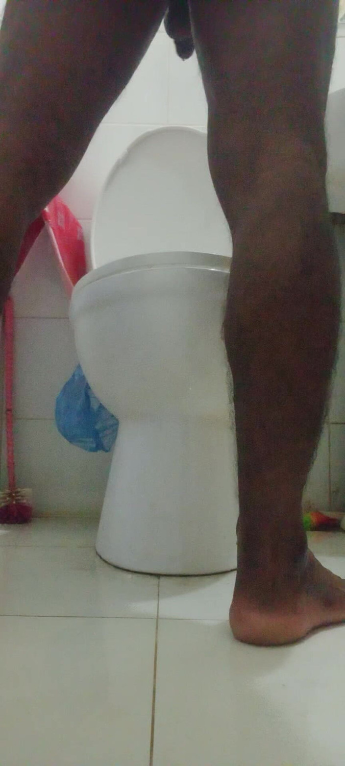 Alawon khan: Indiano garoto brincando sozinho