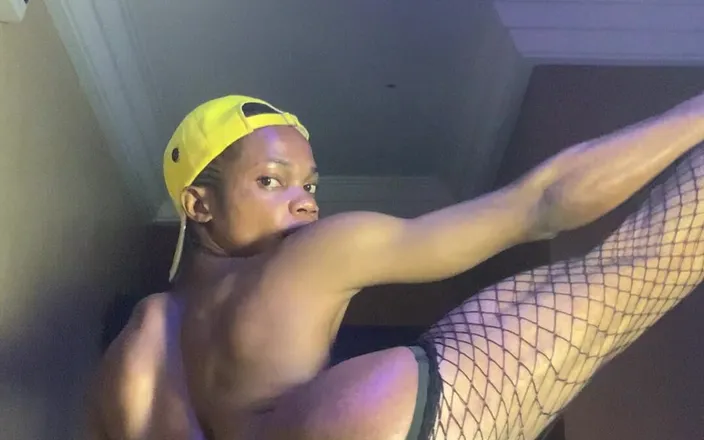 Baddestboyx: Alone in the Building