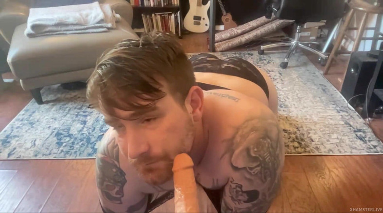 Dirtytrisha: v soukromí sání mého robertka v krajkových šatech