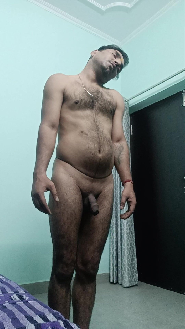 Rajasthani-old-lover: Indian desi man enjoys workout