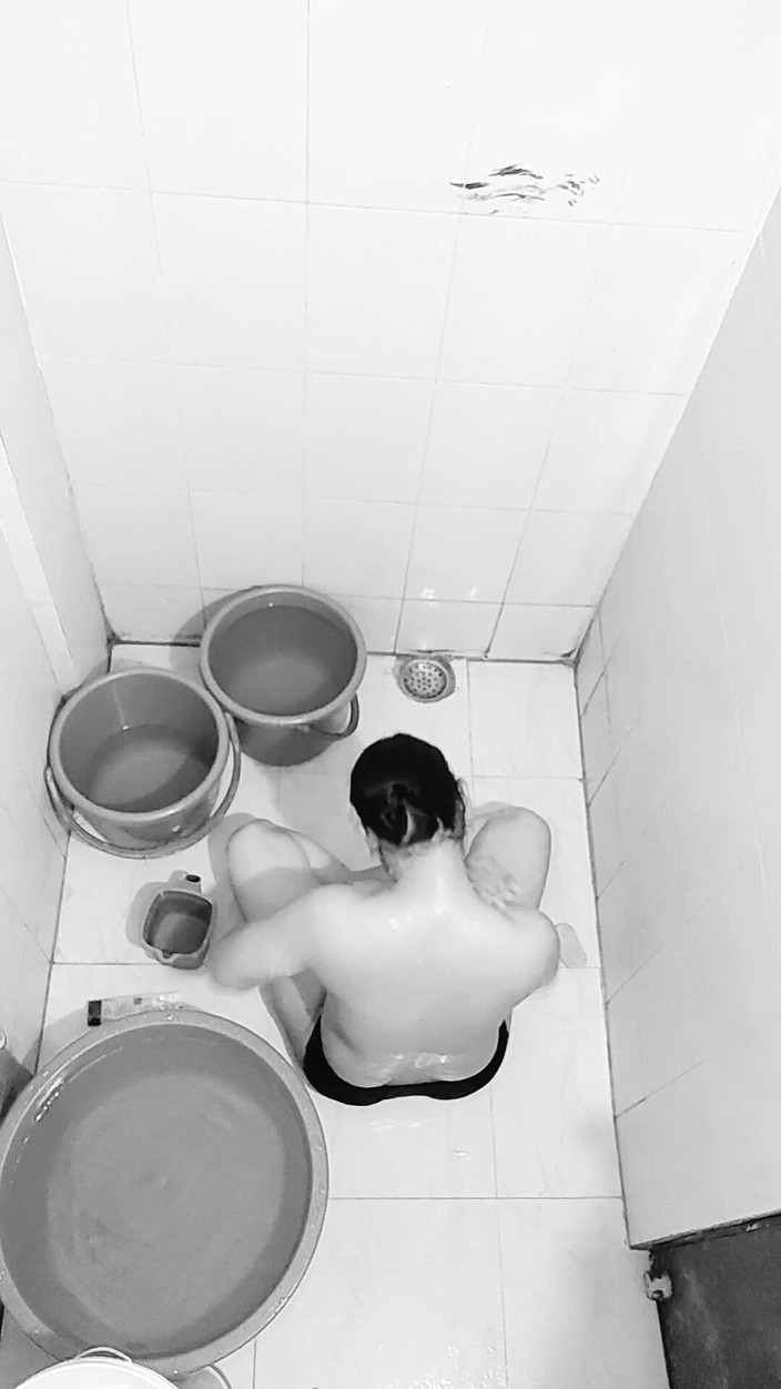 Khushboobhabi: Bhabhi desi mandi di bilik air