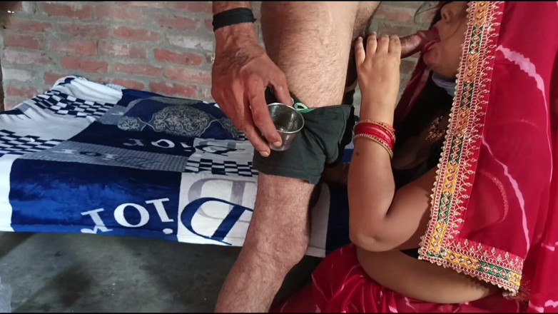 Rinki devi: Soție desi futută în poziția de călărire inversă