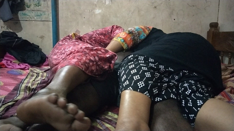 Benita sweety: Tamil lezbiyen teyze genç oğlanla ateşli seks