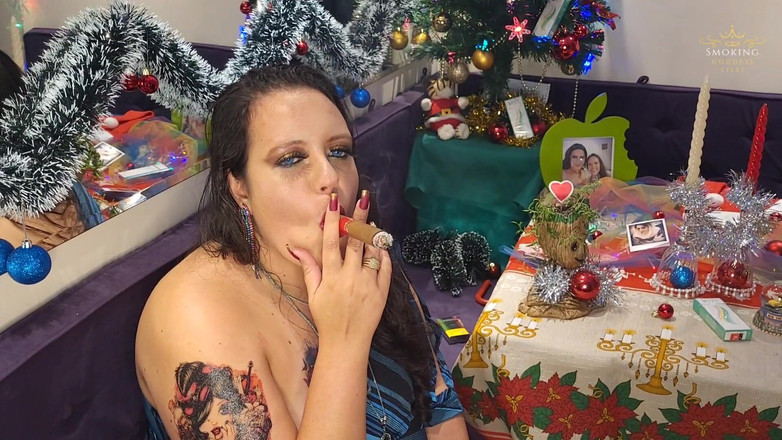 Lilli Cukierek Cox: Lilli merokok cerutu Nikaragua