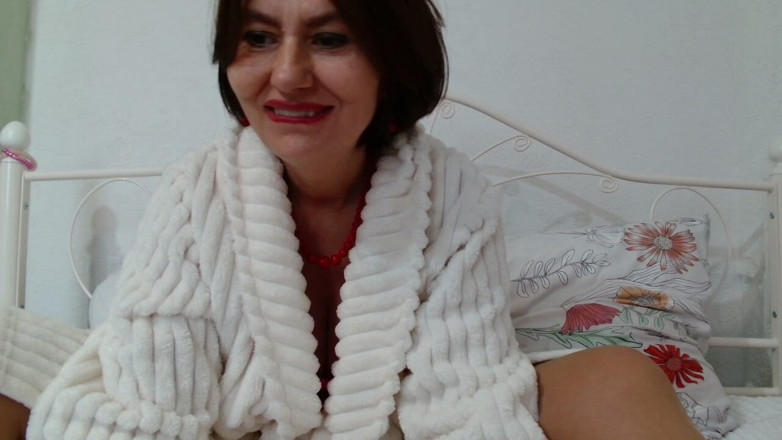 ANGELA_LADY: Prsatá s Roztrhanými punčochami Cumshot