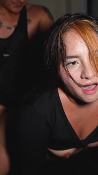 น้องสาวเลี้ยงจับฉันกำลังชักว่าว