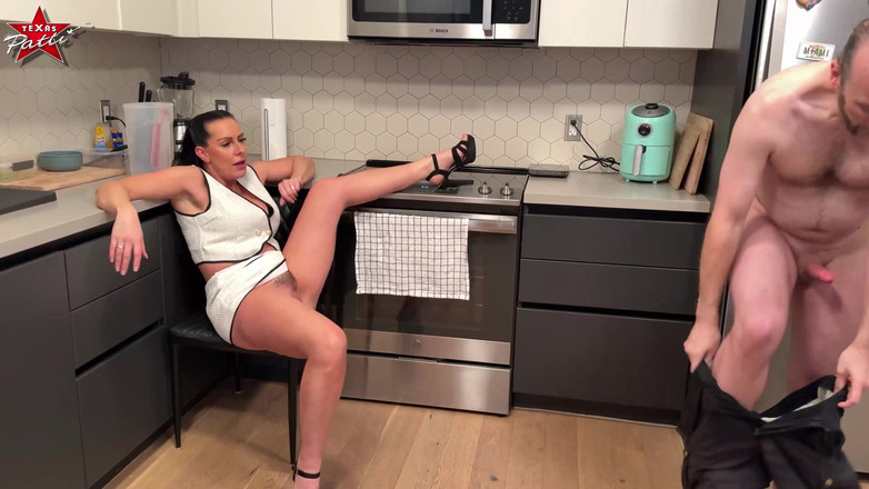 Texas Patti: Randy denmarle在他的鸡巴上操得克萨斯派蒂湿润的阴户！