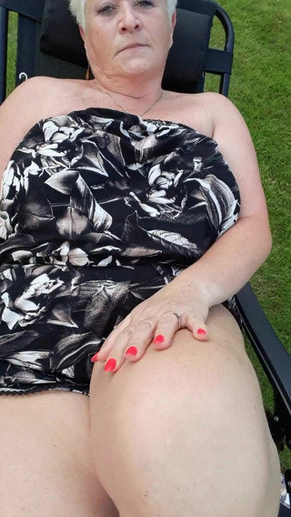 Uk Joolz: Sun lounger play in the sunshine