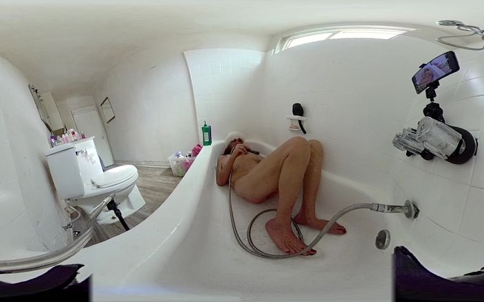 Lizzy Yum: Lizzy yum VR giugno 2025 masturbazione dilatando il bagno amatoriale al...