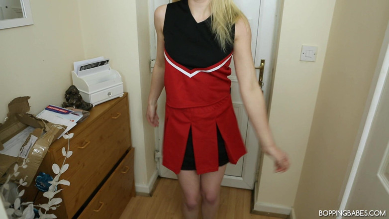 Bopping babes: Tegan jane - cheerleader arrapata
