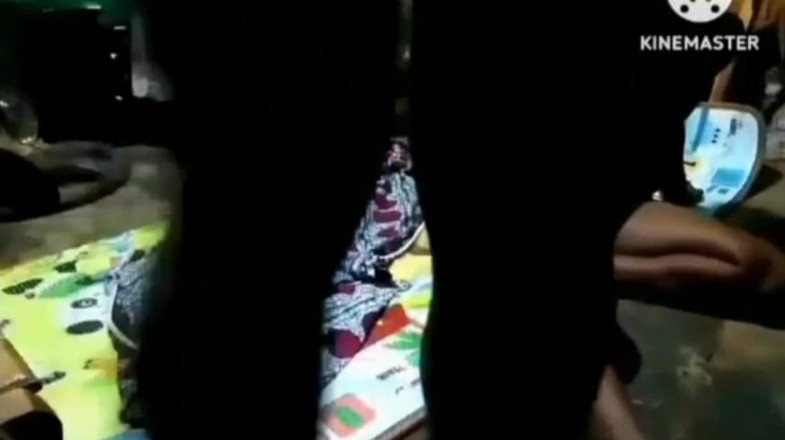 Pornsexlive: Videoclip porno cu tatăl vitreg și fiica vitregă