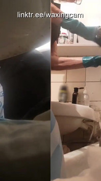 #90 hizmetçi erkek banyo yapıyor