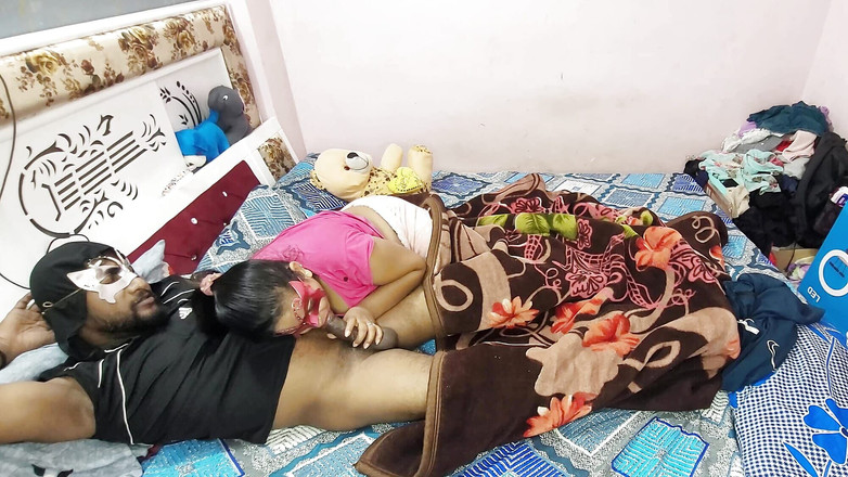 pinki_cute: 若いSaaliはJijaの上に乗って、さまざまな体位で犯され、猫の中に射精します