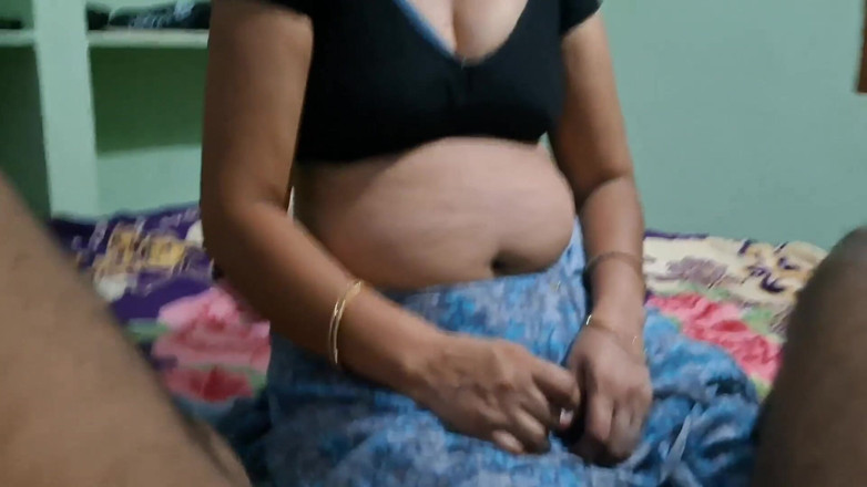 Sexy sindu: Sindu thổi kèn gợi cảm