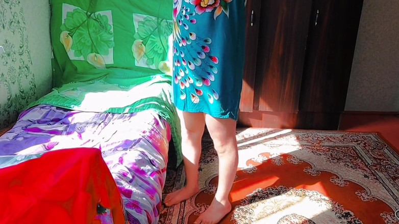 Kitty_Cross: 大屁股 femboy 业余模特娘娘腔 kitty 交叉热辣的衣服大美味的屁股光滑皮肤 闪亮的女性米尼兹