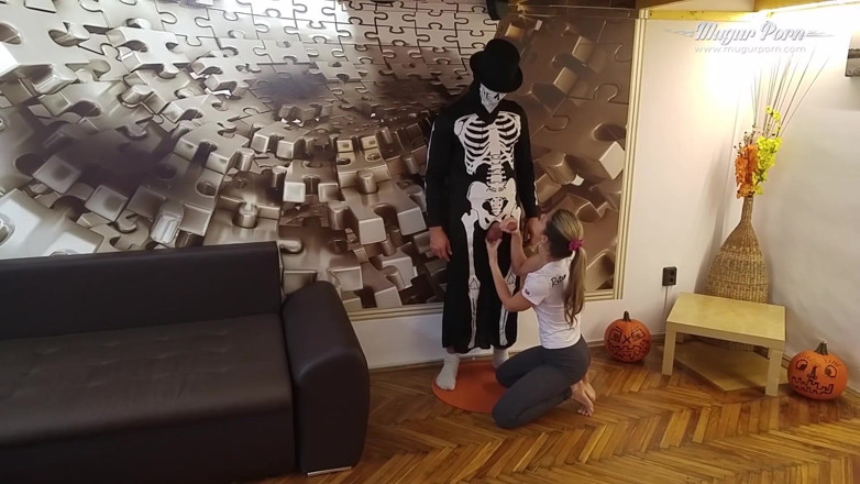 Mugur's World: MugurPorn Series - Episode 4: Scary Halloween fuck, starring Gina Gerson