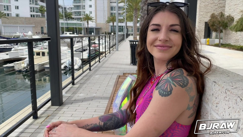 BJ Raw: Bjraw brenna mckenna अच्छी बुरी लड़की है