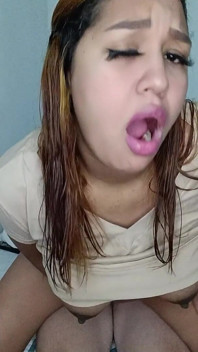 Můj manžel šuká mého souseda