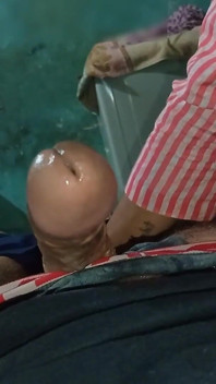Bhabhi mengisap kontol, muncrat di mulut, blowjob yang lezat