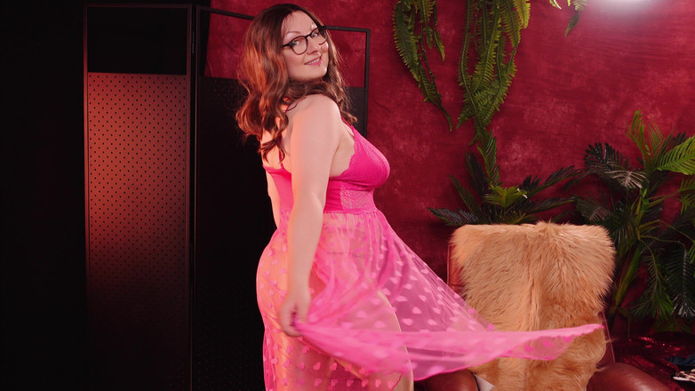 Arya Grander: Try on Haul pro Baculatou MILFku: Krajkové spodní prádlo průhledné šaty